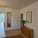 Apartamento Modern & Stylish Serviced In *