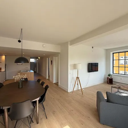 Modern & Stylish Serviced In Appartement