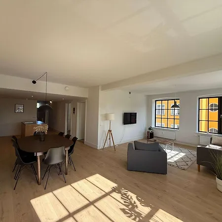 Modern & Stylish Serviced In