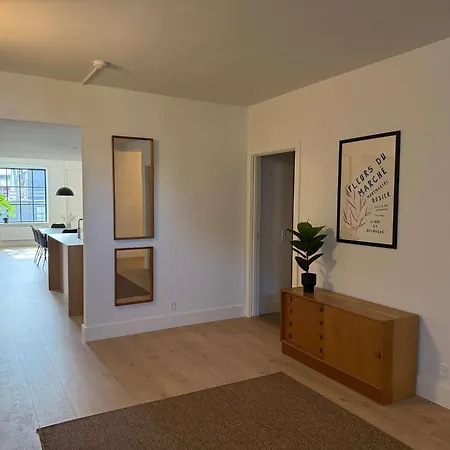 Modern & Stylish Serviced In Appartement